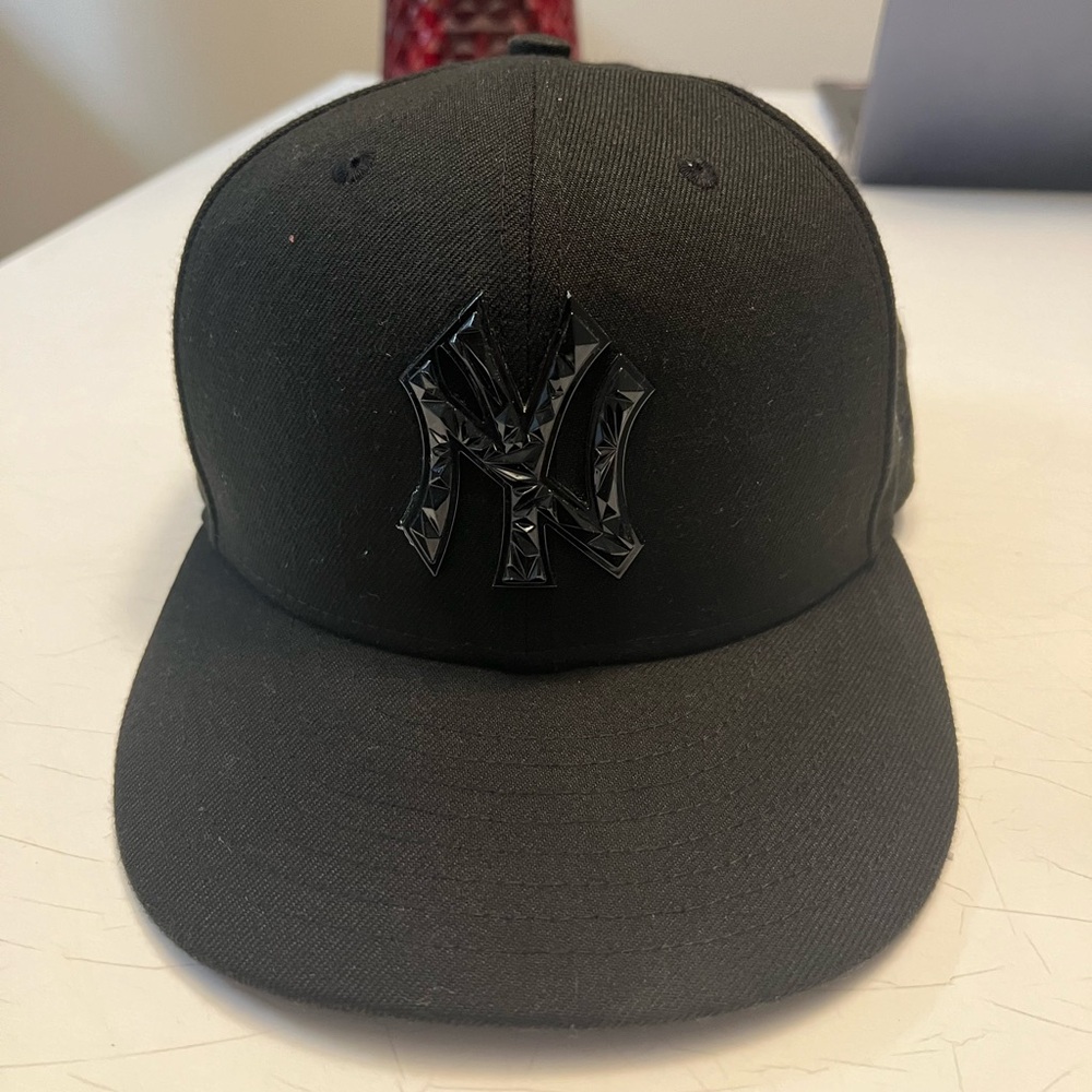 Men’s cap bundle.